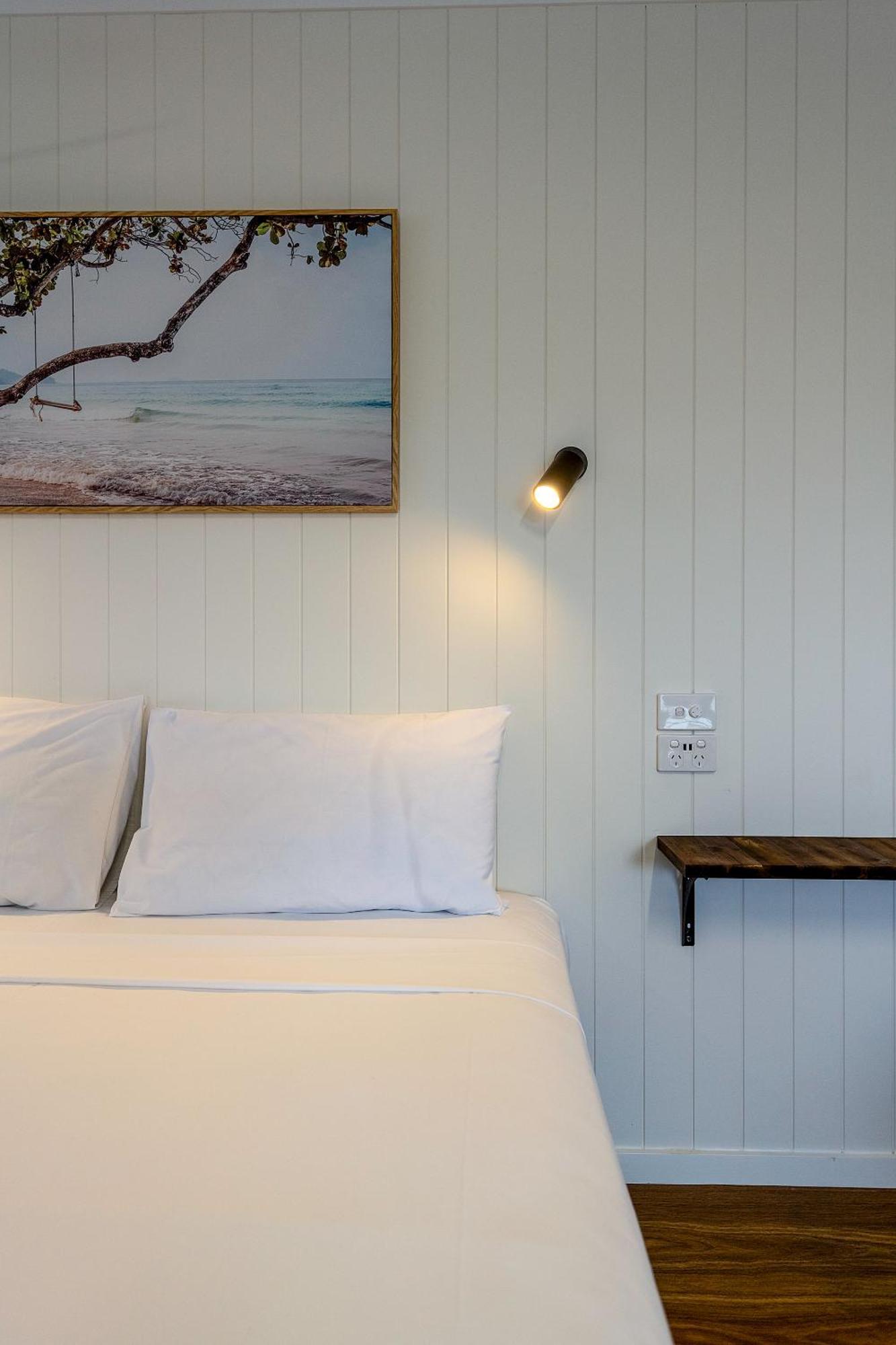 Coast Inn Motel Баллина Экстерьер фото