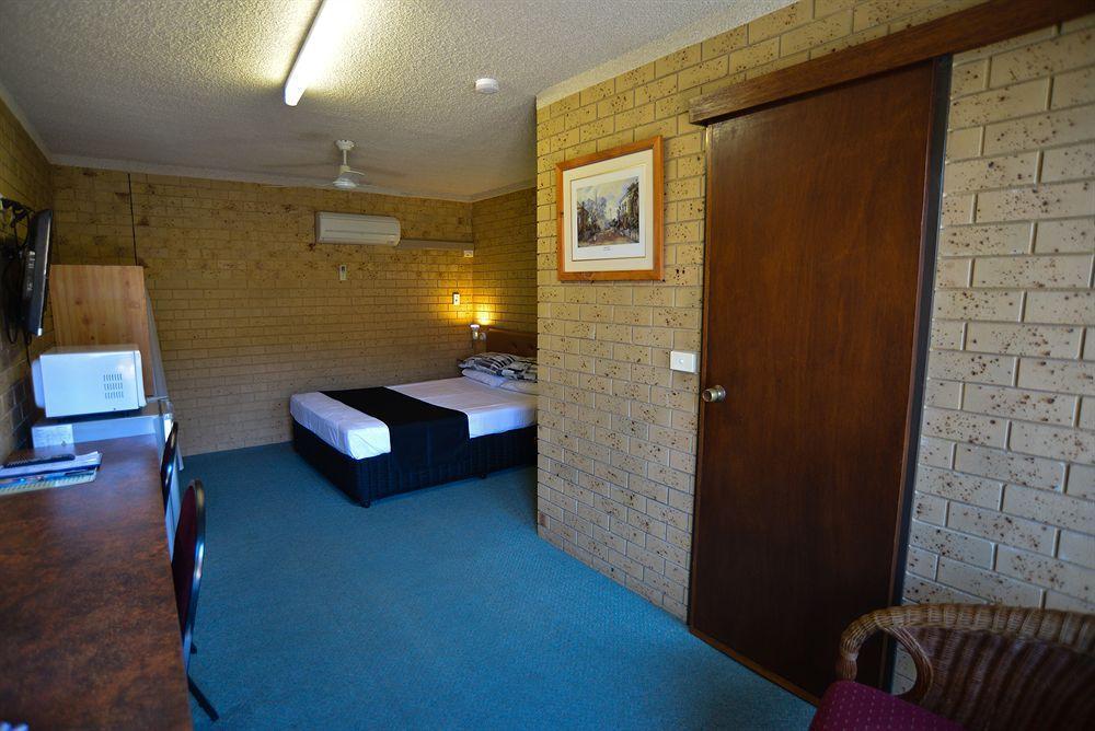 Coast Inn Motel Баллина Экстерьер фото