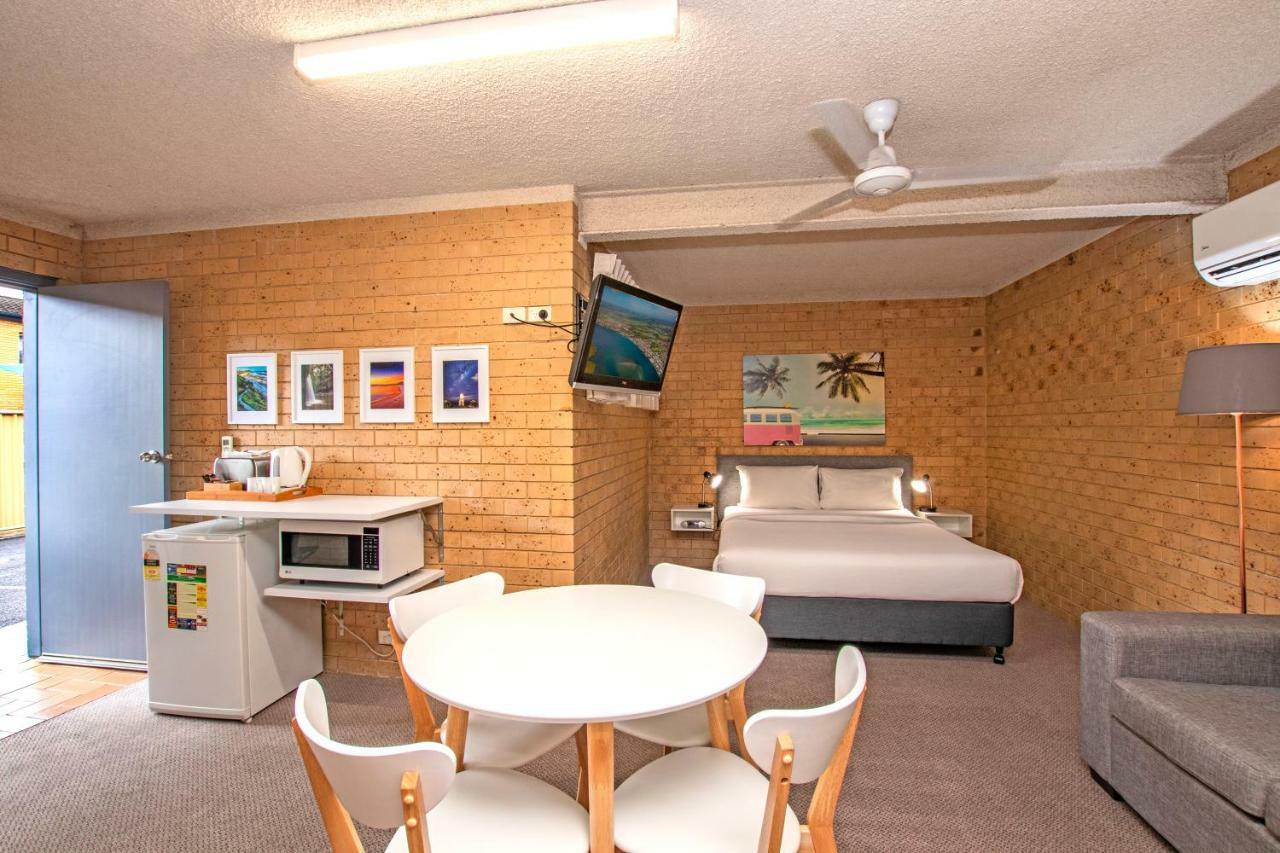 Coast Inn Motel Баллина Экстерьер фото